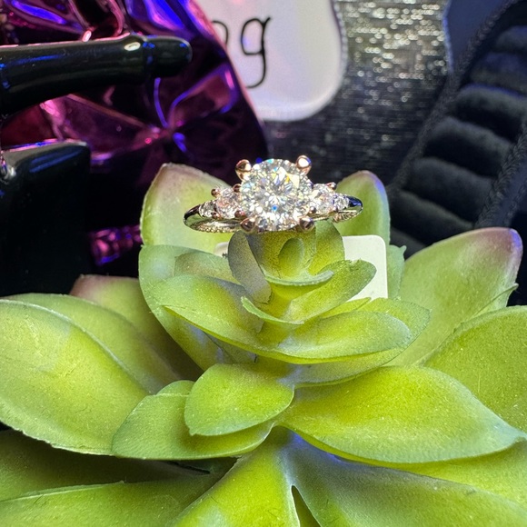 NEW! 1CT 2-Toned Rose Diamond/Moissanite Ring